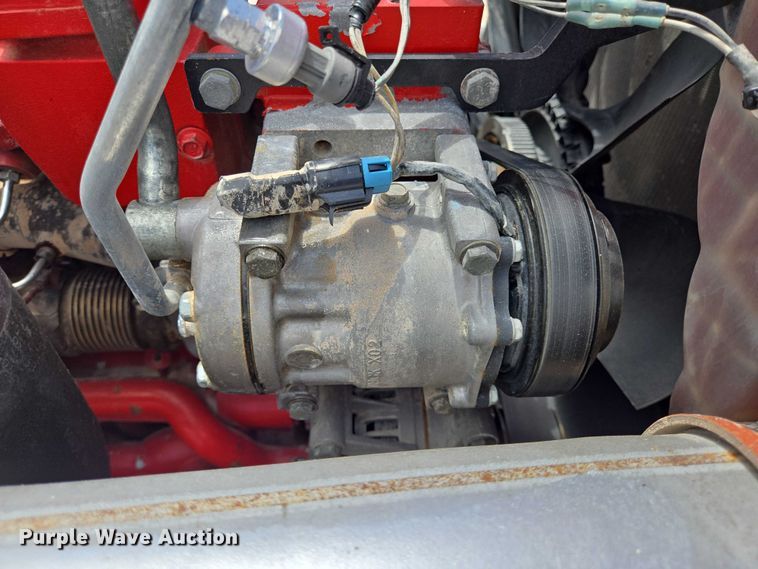 image for item DT4917 2015 Peterbilt 579 semi truck