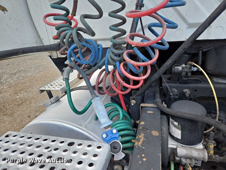 image for item DT4945 2013 International ProStar semi truck