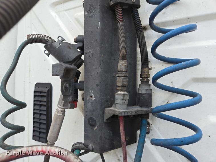 image for item DT4945 2013 International ProStar semi truck