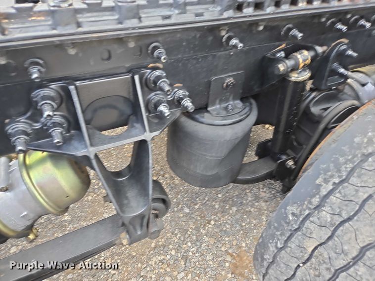 image for item DT4945 2013 International ProStar semi truck