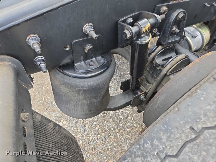 image for item DT4945 2013 International ProStar semi truck