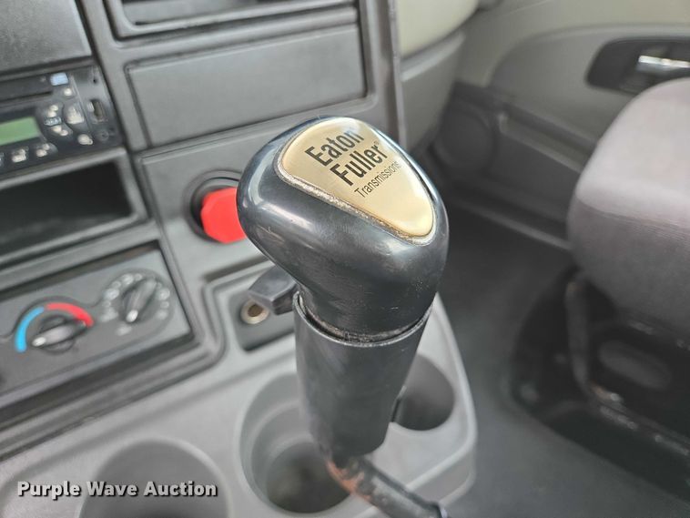 image for item DT4945 2013 International ProStar semi truck