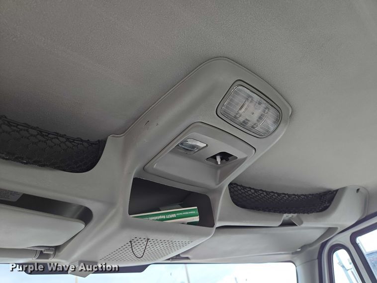 image for item DT4945 2013 International ProStar semi truck