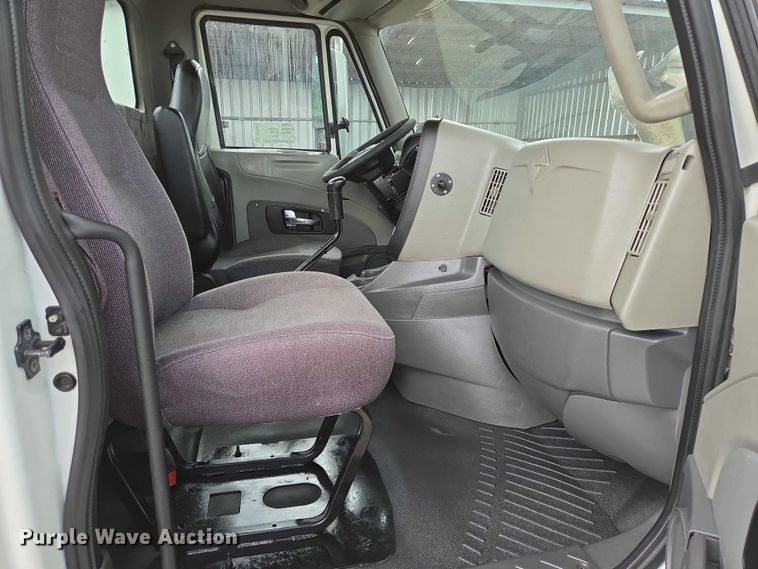 image for item DT4945 2013 International ProStar semi truck