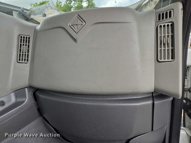 image for item DT4945 2013 International ProStar semi truck