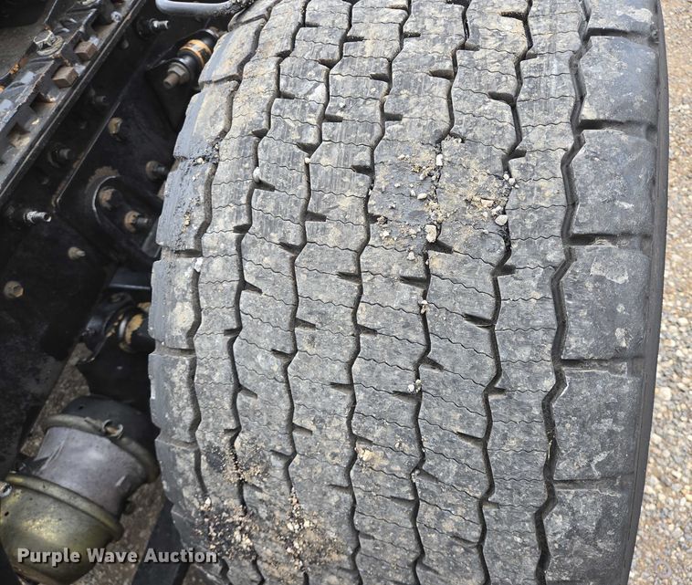 image for item DT4945 2013 International ProStar semi truck