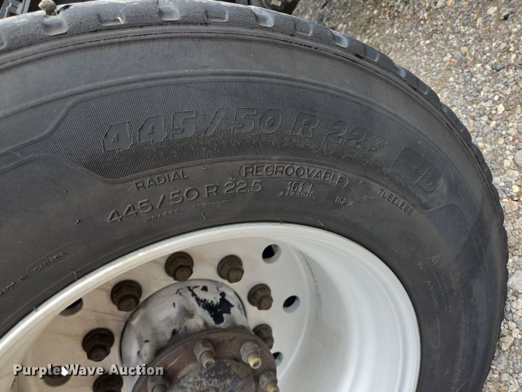 image for item DT4945 2013 International ProStar semi truck