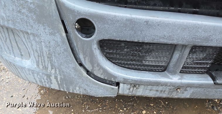 image for item DT4946 2010 Freightliner Cascadia semi truck