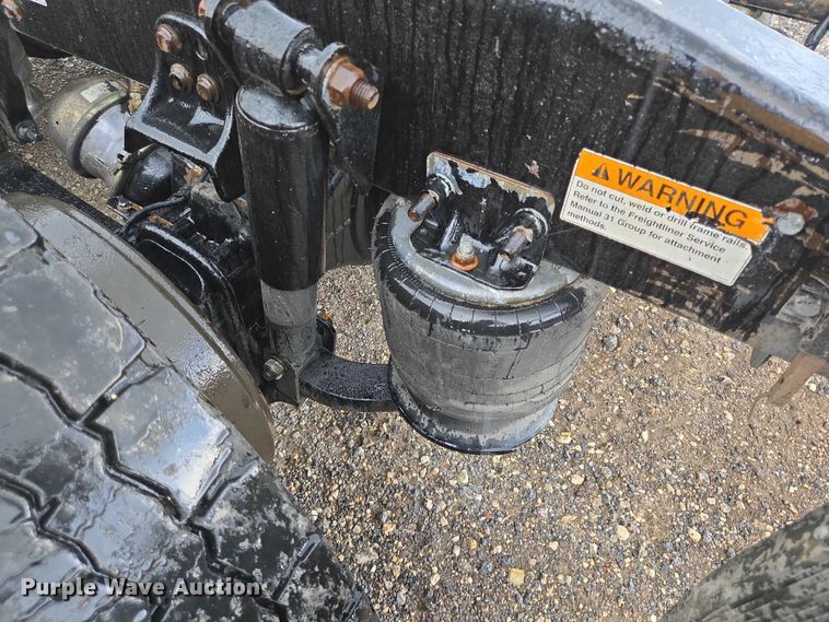 image for item DT4946 2010 Freightliner Cascadia semi truck