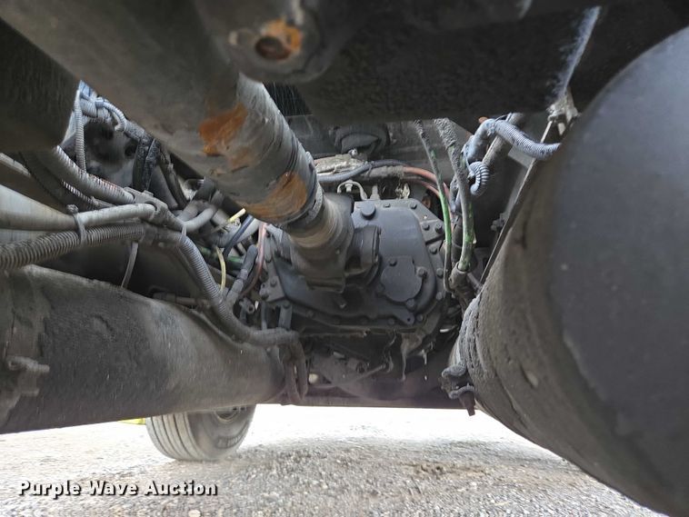 image for item DT4946 2010 Freightliner Cascadia semi truck