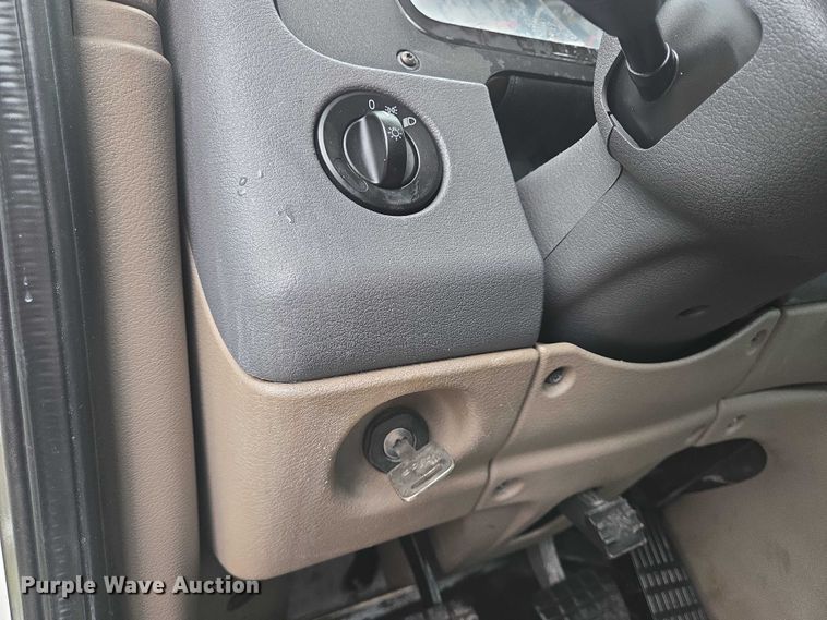 image for item DT4946 2010 Freightliner Cascadia semi truck