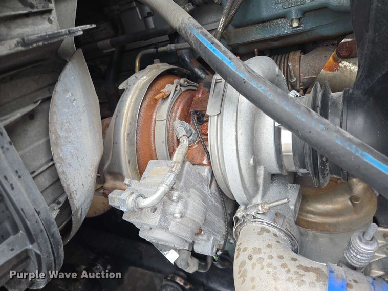 image for item DT4946 2010 Freightliner Cascadia semi truck