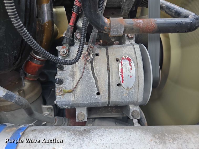 image for item DT4946 2010 Freightliner Cascadia semi truck