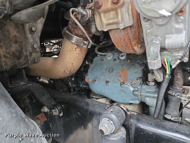 image for item DT4946 2010 Freightliner Cascadia semi truck