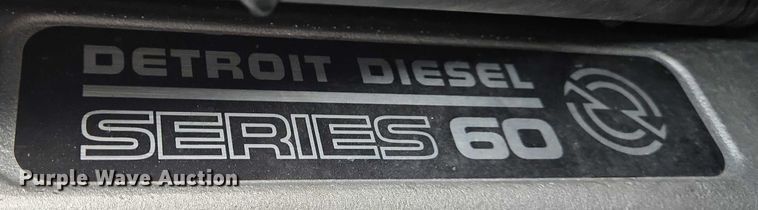 image for item DT4946 2010 Freightliner Cascadia semi truck