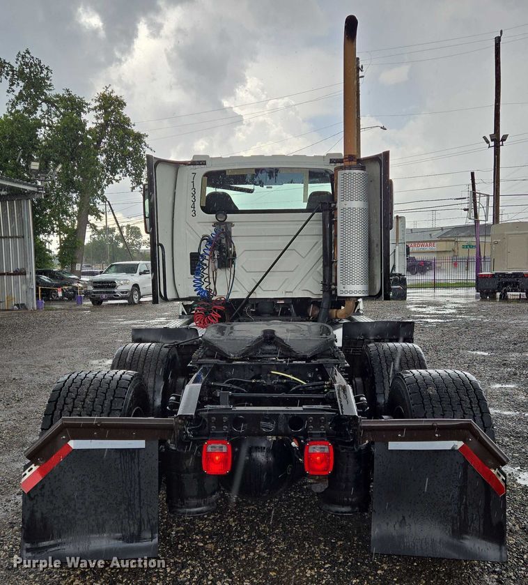 image for item DT4947 2013 International ProStar  semi truck