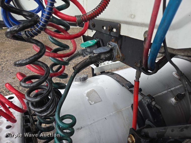 image for item DT4947 2013 International ProStar  semi truck