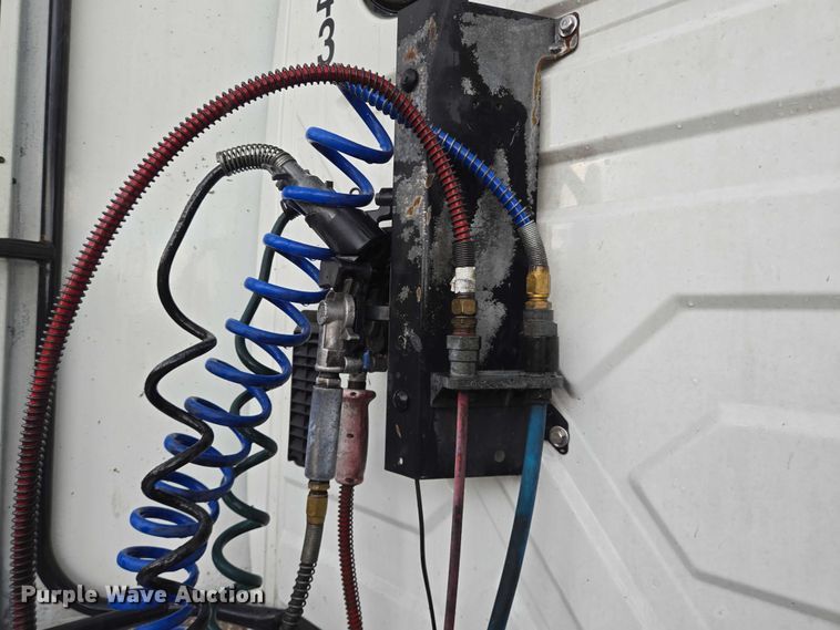 image for item DT4947 2013 International ProStar  semi truck