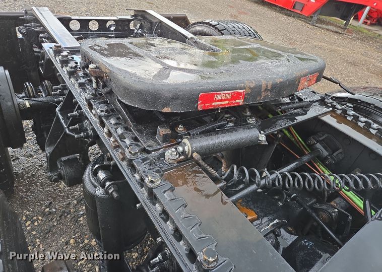 image for item DT4947 2013 International ProStar  semi truck