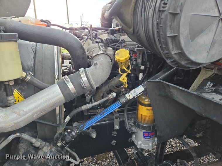 image for item DT4947 2013 International ProStar  semi truck