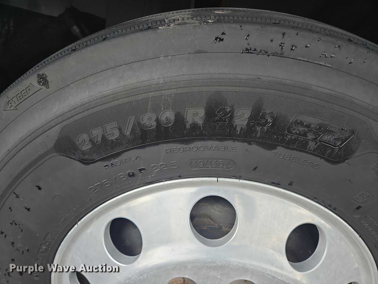 image for item DT4947 2013 International ProStar  semi truck