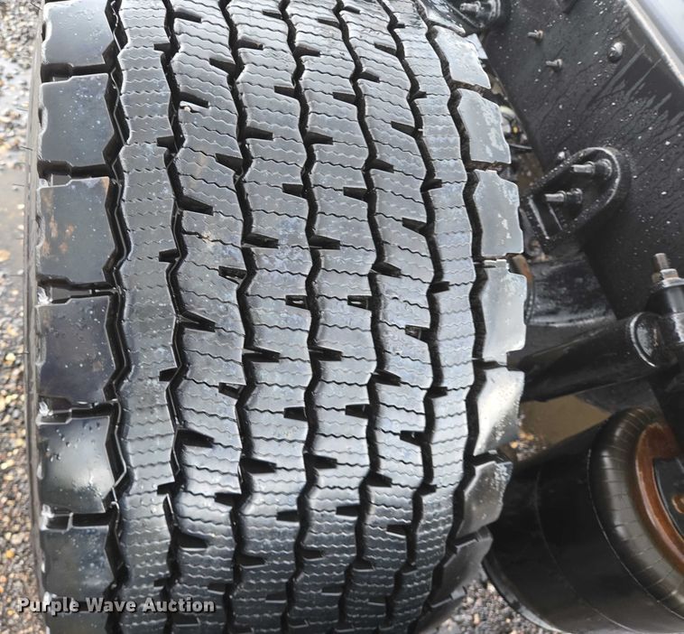 image for item DT4947 2013 International ProStar  semi truck