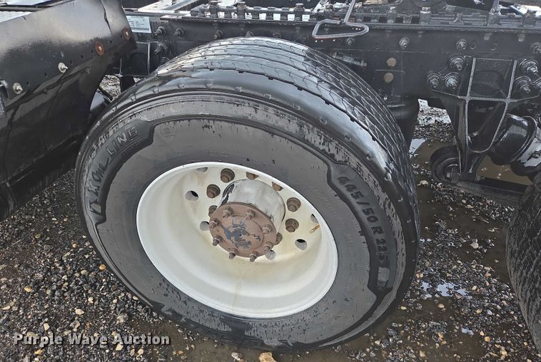 image for item DT4947 2013 International ProStar  semi truck