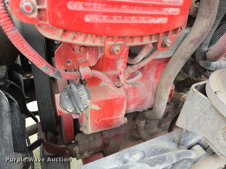 image for item DT4948 2010 Peterbilt 386 semi truck