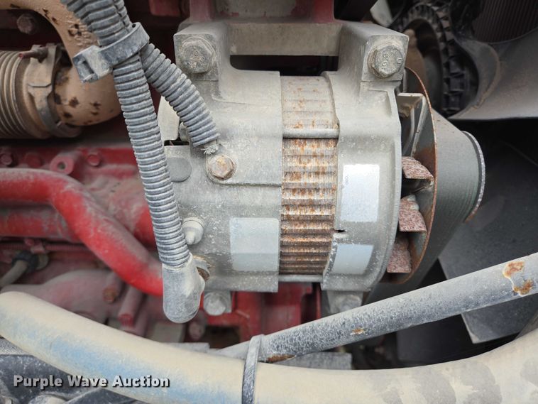 image for item DT4948 2010 Peterbilt 386 semi truck