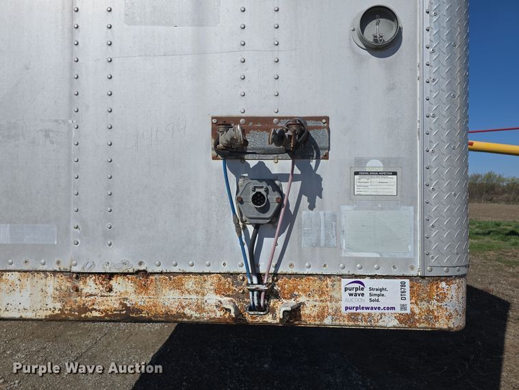 image for item DT6780 1998 Wabash dry van trailer
