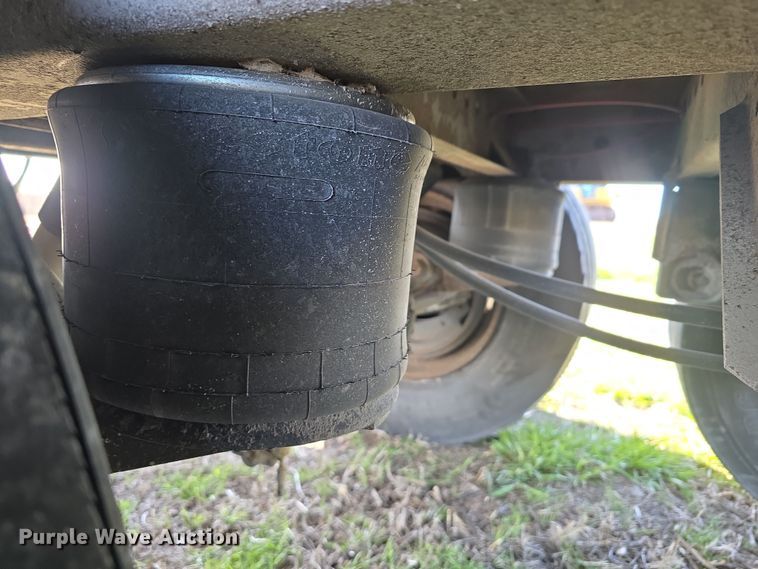 image for item DT6780 1998 Wabash dry van trailer