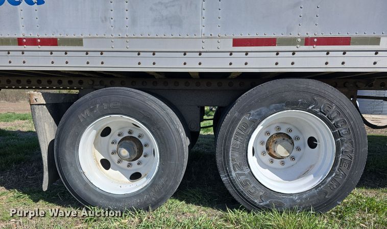 image for item DT6780 1998 Wabash dry van trailer
