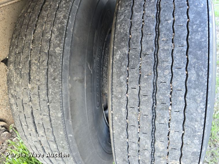 image for item DT6780 1998 Wabash dry van trailer