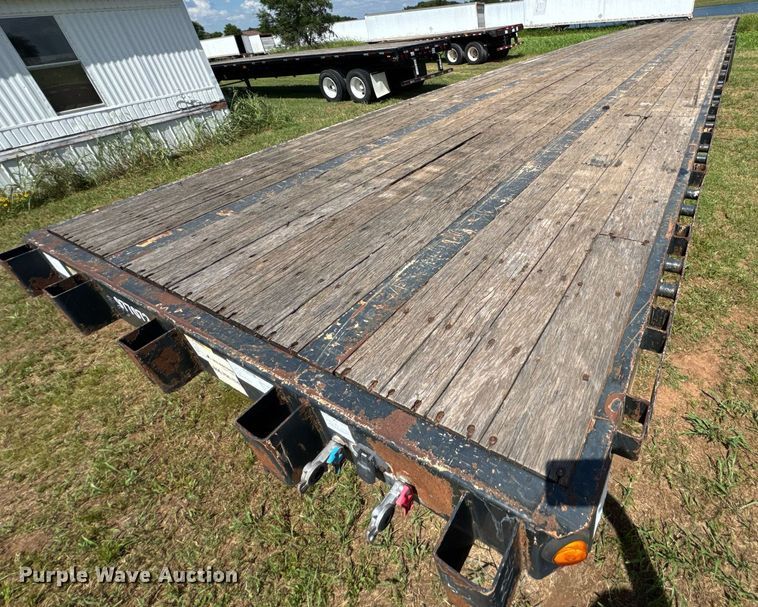 image for item DU9218 2008 Great Dane flatbed trailer