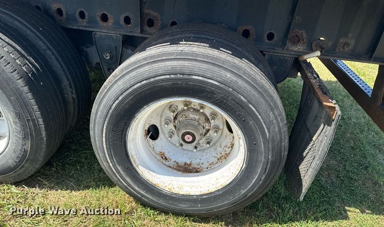 image for item DU9218 2008 Great Dane flatbed trailer