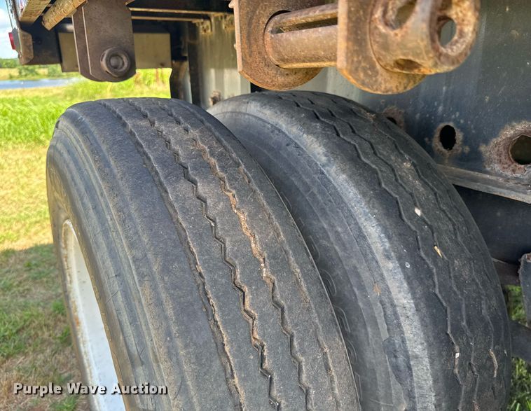 image for item DU9218 2008 Great Dane flatbed trailer