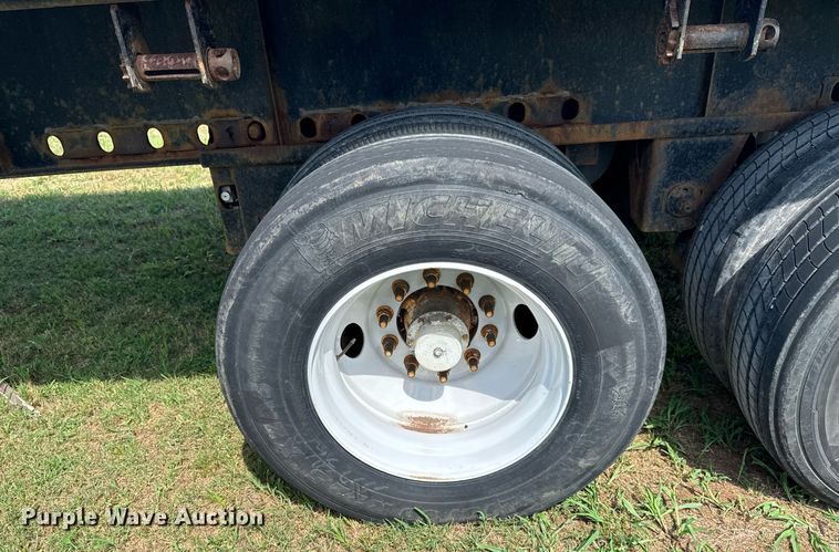 image for item DU9219 2005 Fontaine EFTW-6-8048SLAWK flatbed trailer