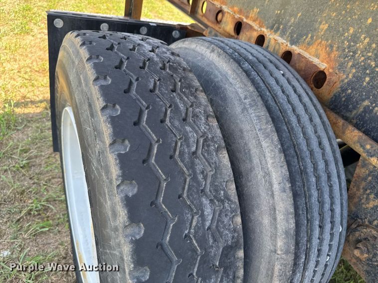 image for item DU9219 2005 Fontaine EFTW-6-8048SLAWK flatbed trailer