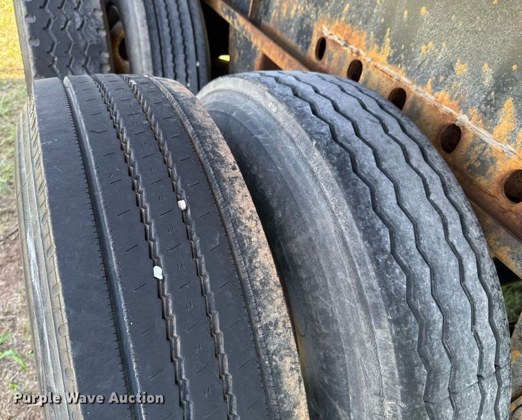 image for item DU9219 2005 Fontaine EFTW-6-8048SLAWK flatbed trailer