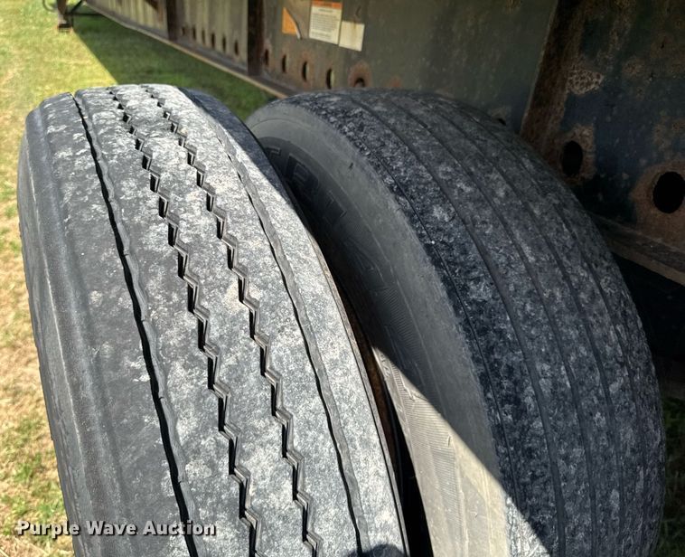 image for item DU9220 2008 Great Dane flatbed trailer