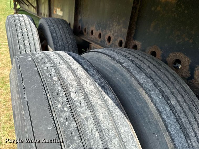 image for item DU9220 2008 Great Dane flatbed trailer