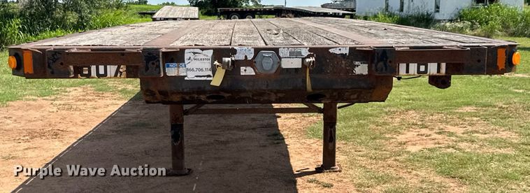image for item DU9221 2005 Fontaine flatbed trailer