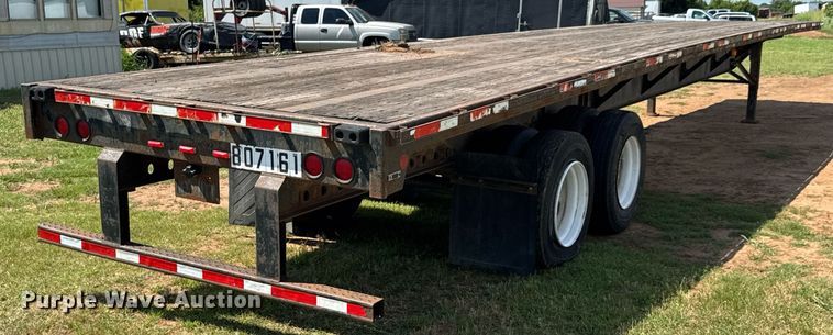 image for item DU9221 2005 Fontaine flatbed trailer