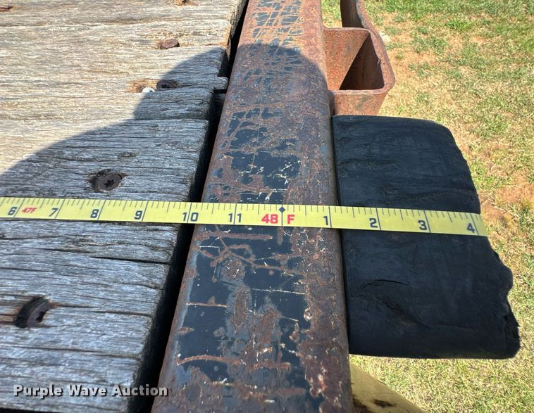 image for item DU9221 2005 Fontaine flatbed trailer