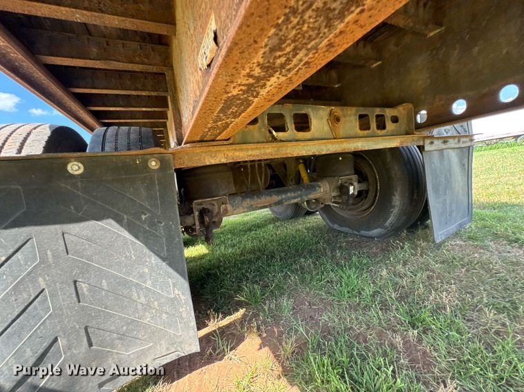 image for item DU9221 2005 Fontaine flatbed trailer