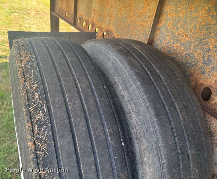 image for item DU9221 2005 Fontaine flatbed trailer