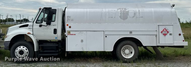 image for item DU9229 2011 International 4400 fuel truck