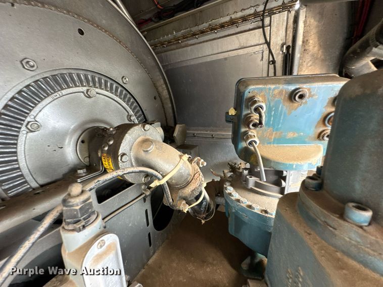 image for item DU9229 2011 International 4400 fuel truck