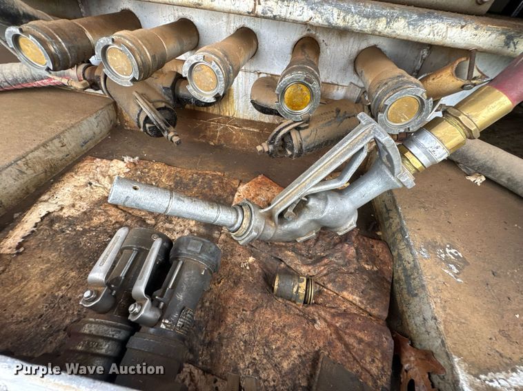 image for item DU9229 2011 International 4400 fuel truck