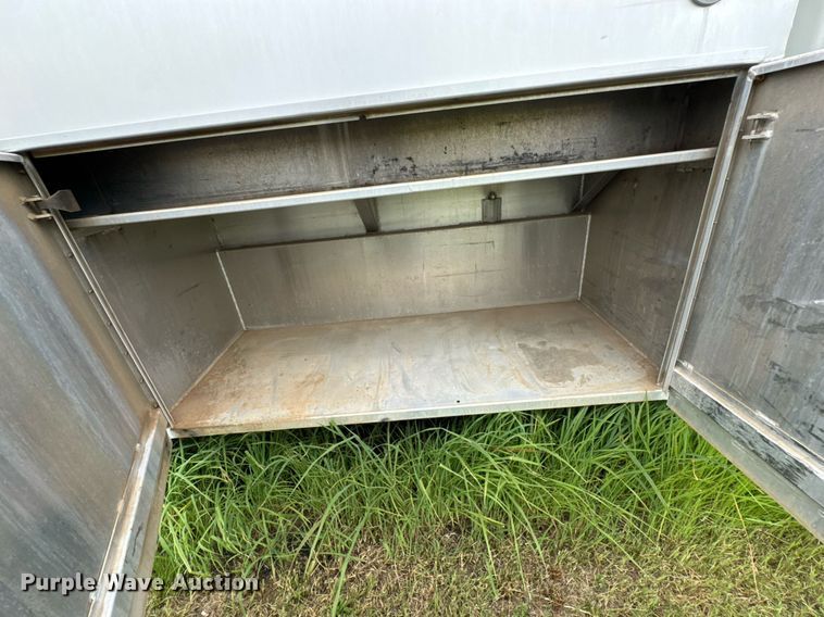 image for item DU9229 2011 International 4400 fuel truck